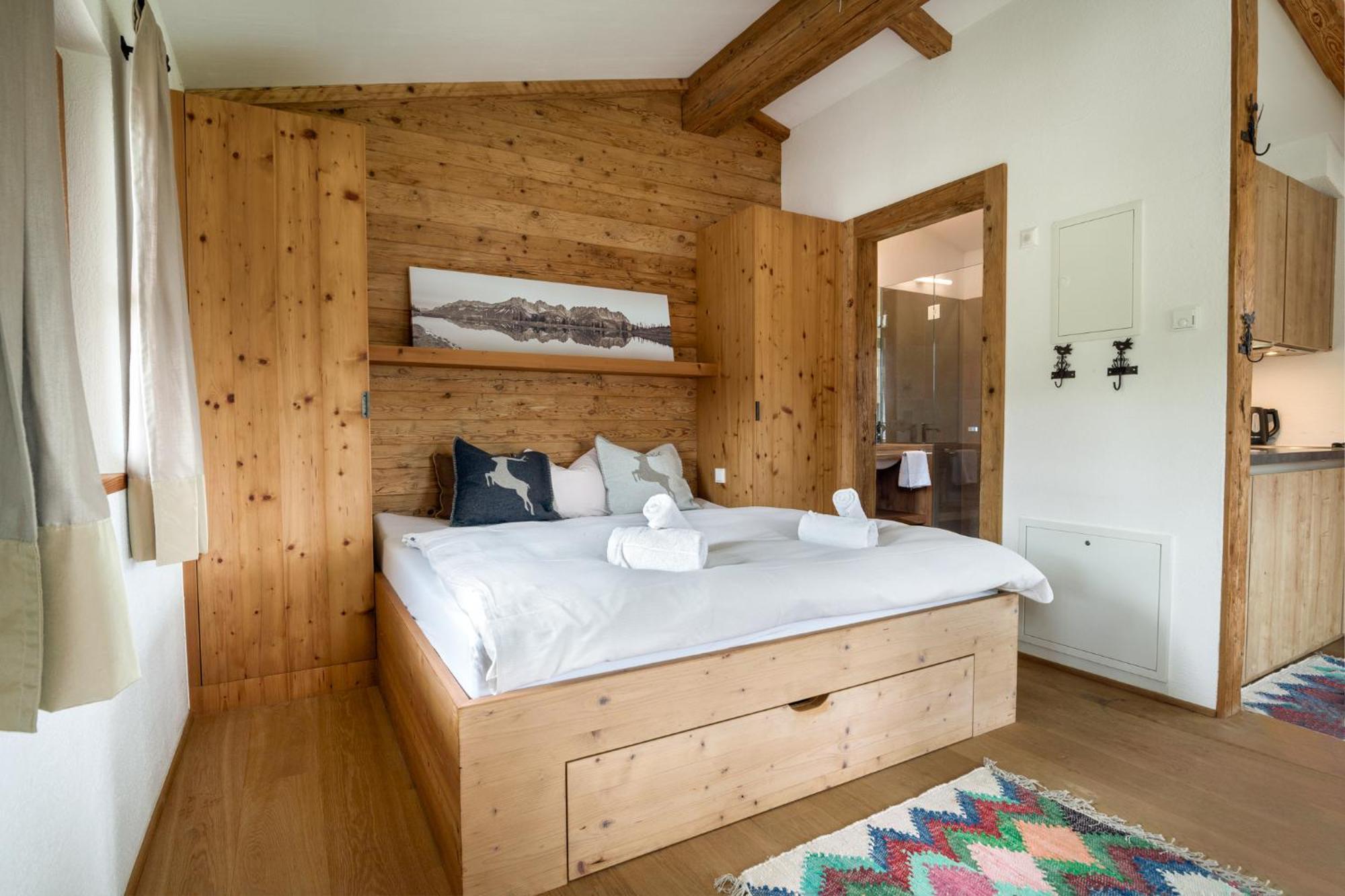 Ski-in-ski-out Asten By Alpine Host Helpers *
