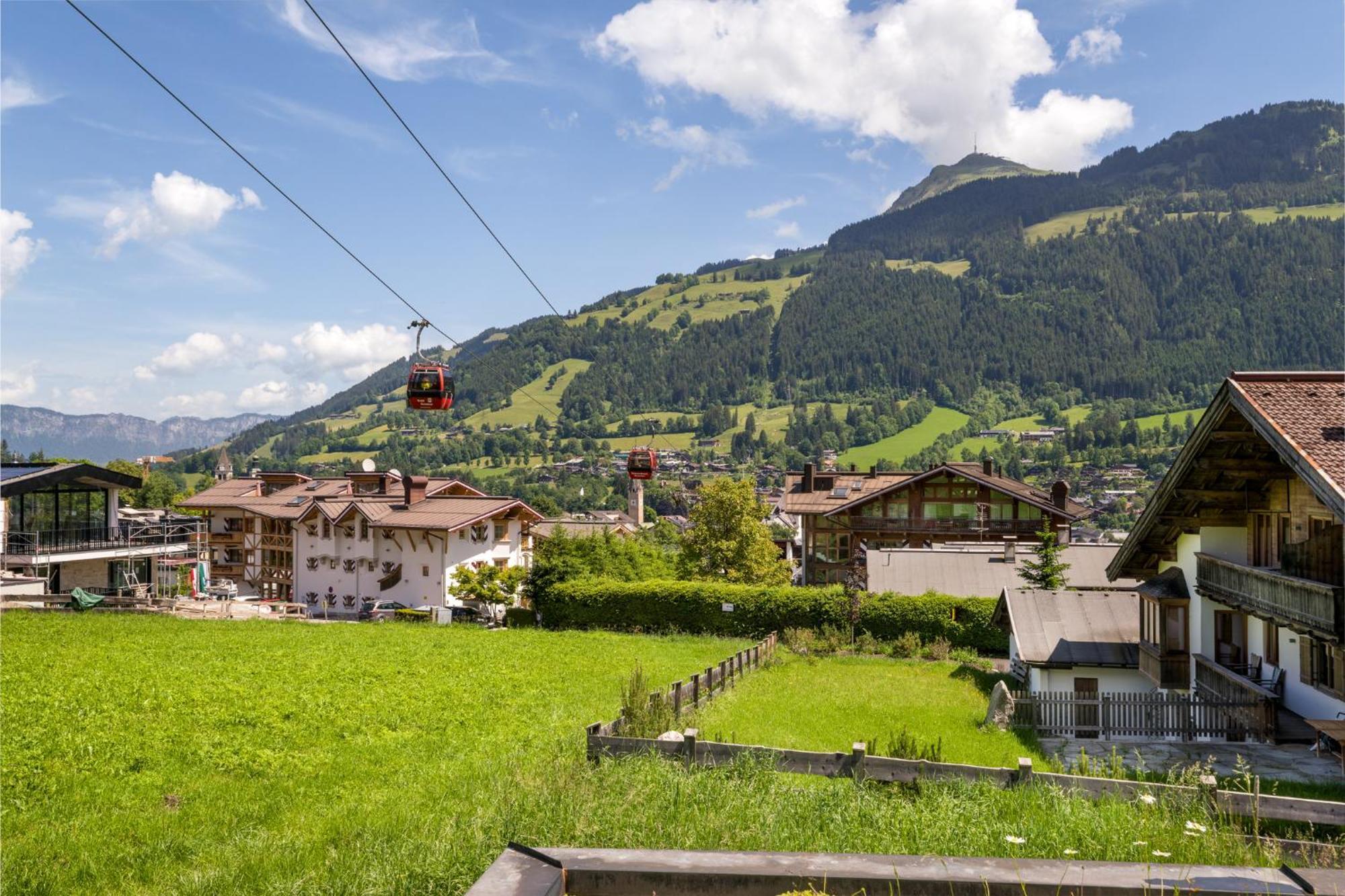 Ski-in-ski-out Asten By Alpine Host Helpers Apartment Kitzbuhel